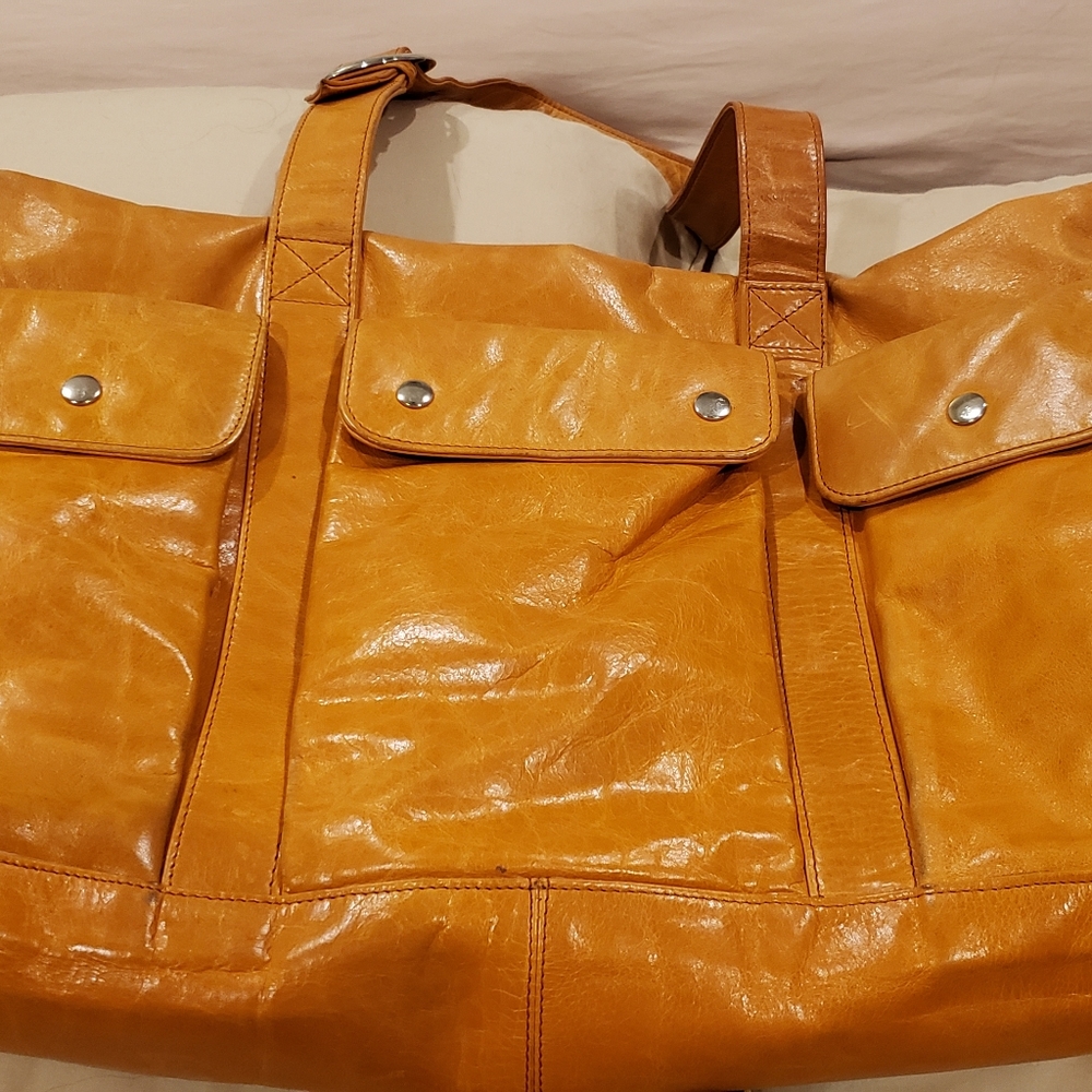 Tote - Picture 3 of 7